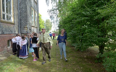 09.09.2018 (Zwischen-)Nutzer gesucht -alte Schule Gehren